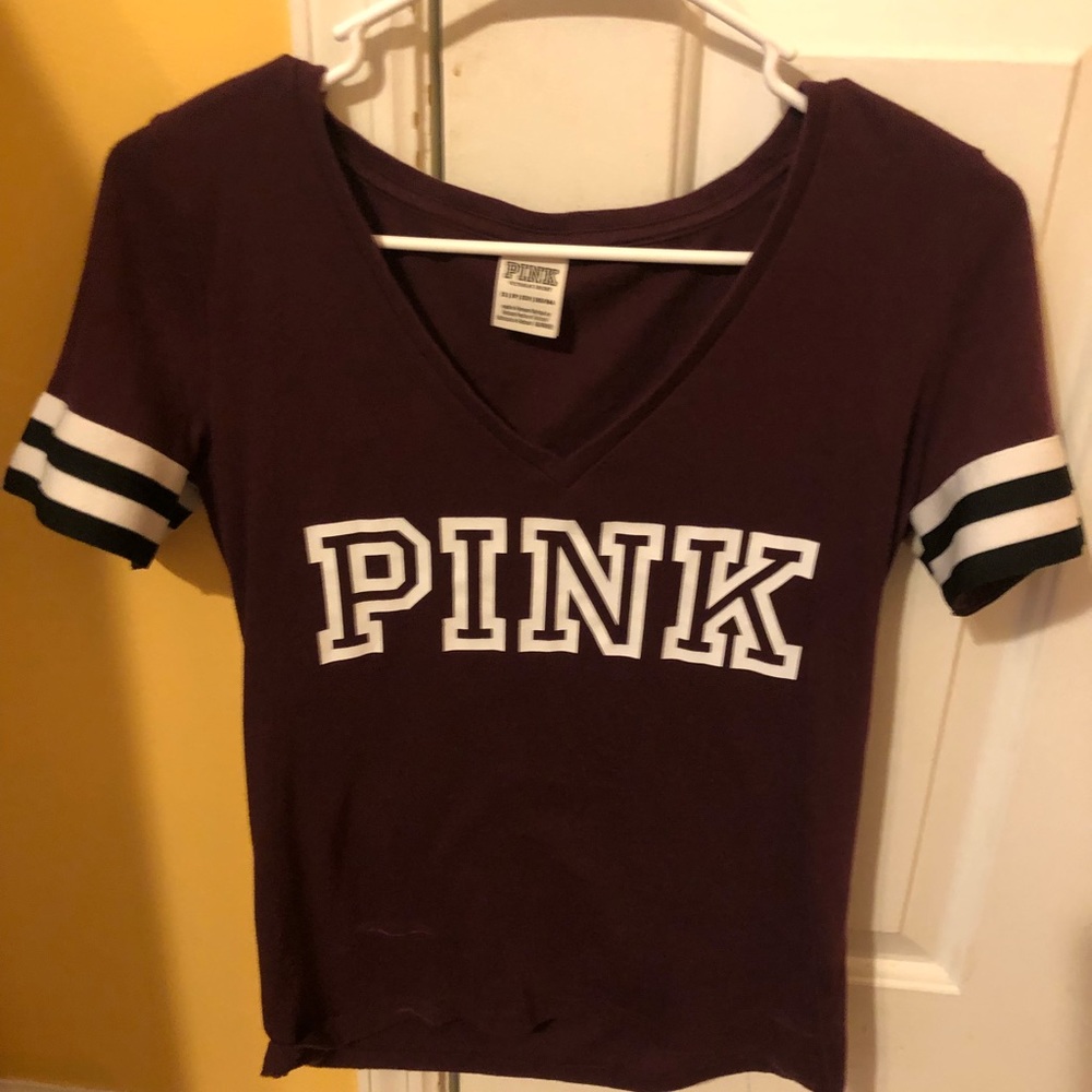 pink tshirt
